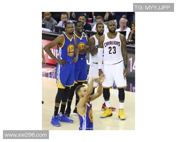 2017新赛季骑士与勇士的巅峰对决展现篮球魅力与团队精神的完美结合 2017新赛季骑士与勇士的巅峰对决展现篮球魅力与团队精神的完美结合