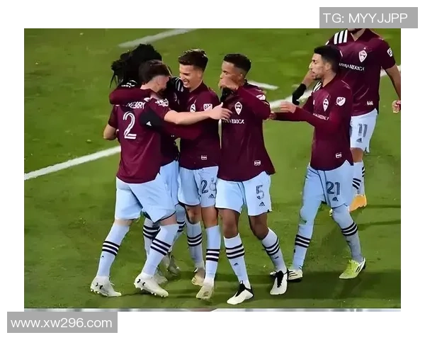 休斯顿迪纳摩迎战科罗拉急流力争主场胜利展现球队实力